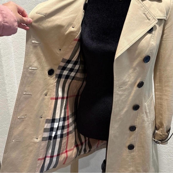 Burberry Size US 2 (XS-S) Trench
Coat Khaki With Belt - Picture 12 of 12